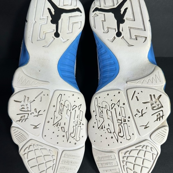 Jordan Men\'s Black and Blue Sneakers size 13 pre
Owned Exellent condition main image 4